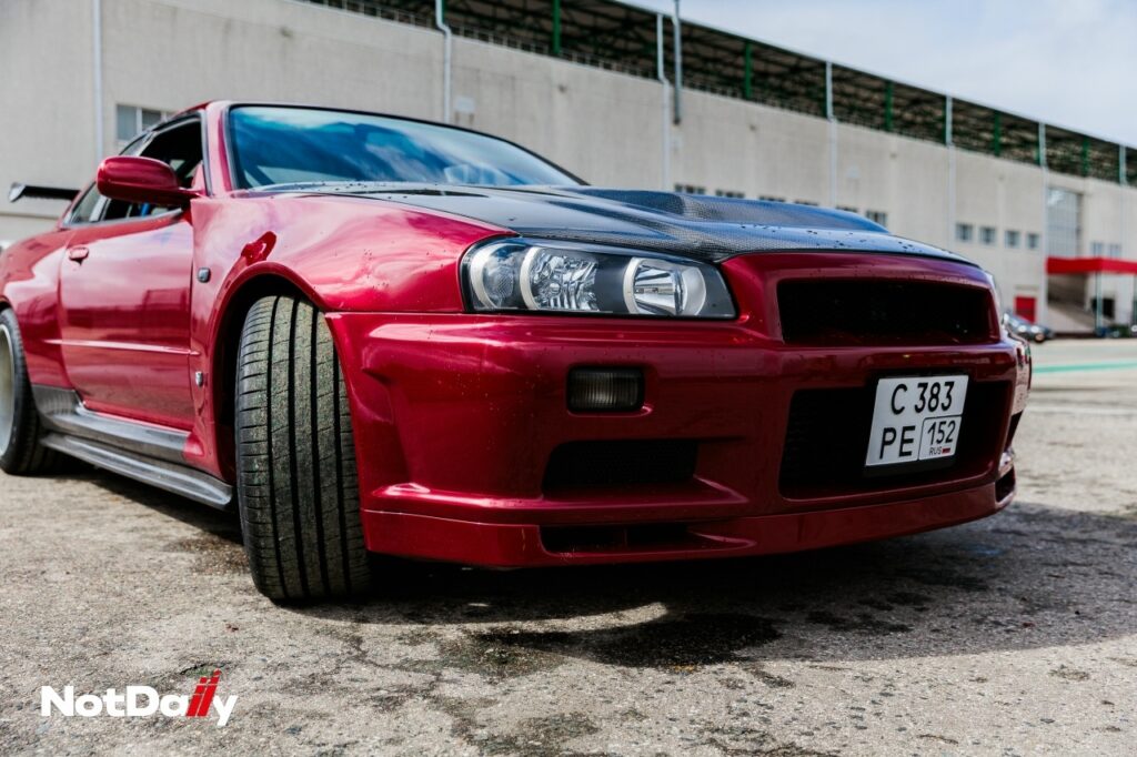1) Nissan Skyline (R34) — Филимонов Егор