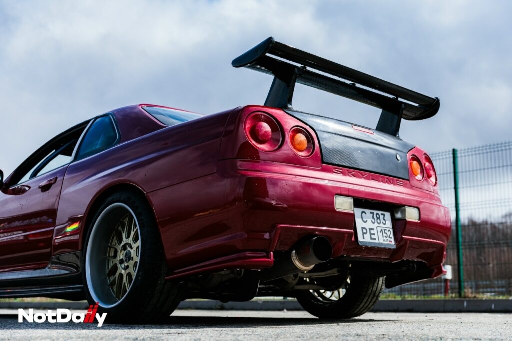 1) Nissan Skyline (R34) — Филимонов Егор